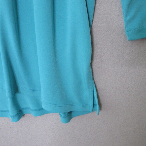 Susan Graver Plus 2X Blue Liquid Knit Slinky Top - Picture 10 of 12